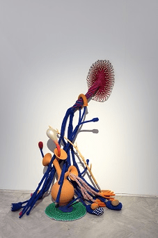 Instalación de la artista brasileña Maria Nepomuceno. Foto: Pepe MorónI